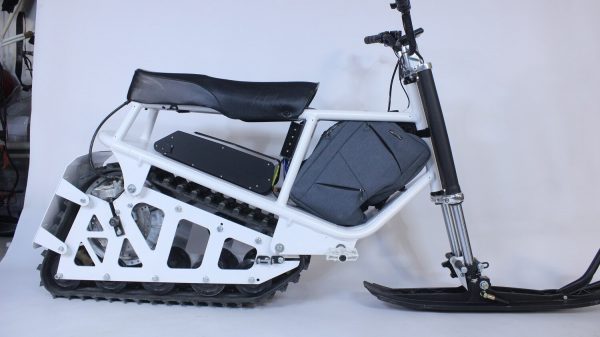 Electric snowmobile_10
